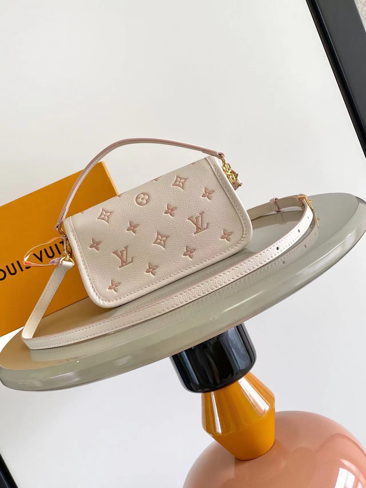 LV M13642 Nano Diane 高仿手袋｜細節還原與使用體驗的全方位深度解析 精品圖 1