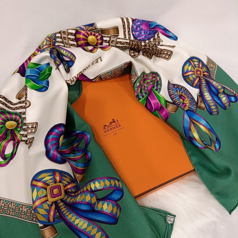 高仿Hermès絲巾評價分享：品質、工藝與選購全指南 | 精品絲巾深度解析 精品圖 1