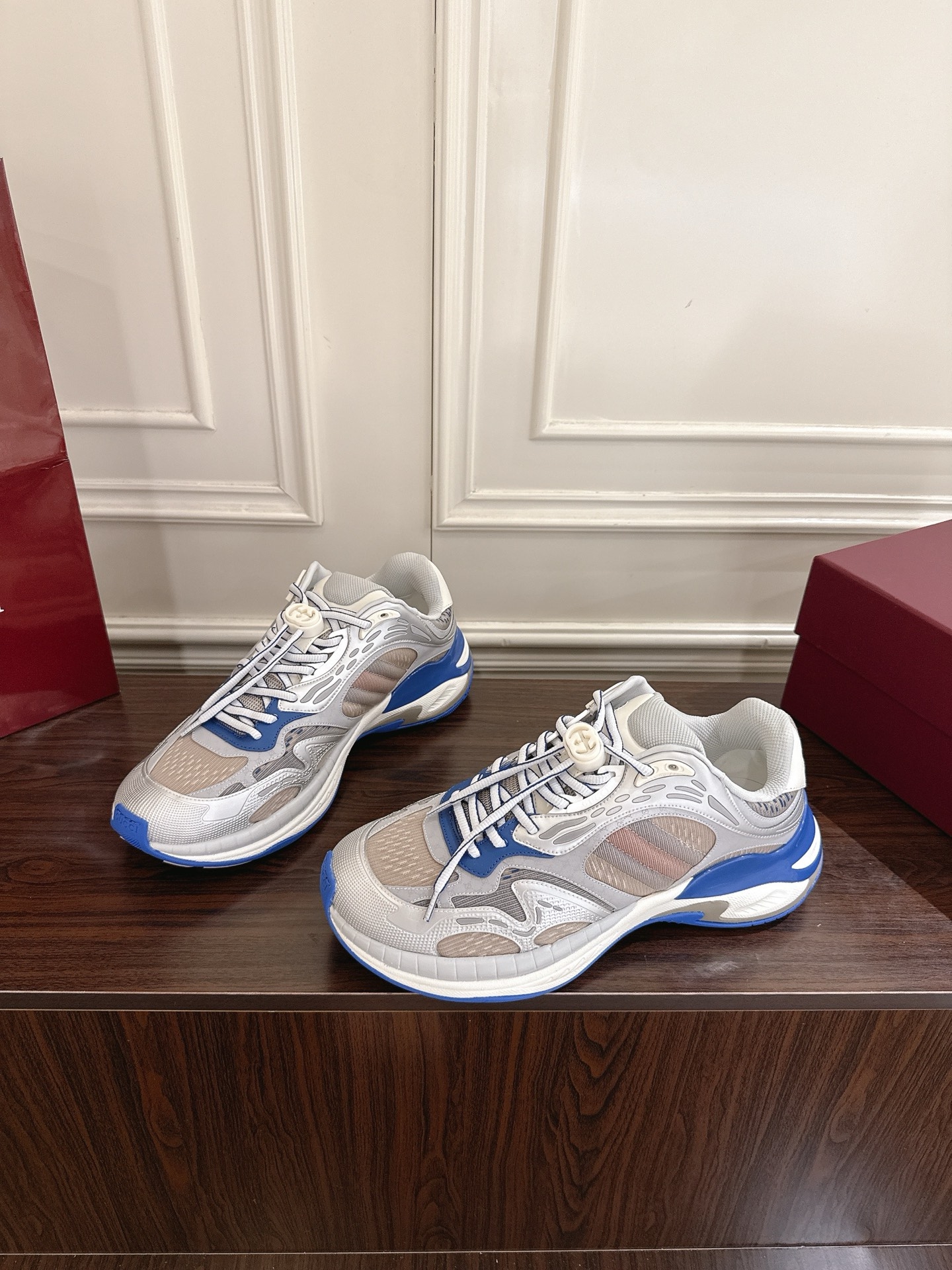 高仿Gucci鞋子穿搭心得 | 專業評測與搭配指南 高仿圖 3 高仿Gucci鞋子穿搭心得 | 專業評測與搭配指南 精品圖 3