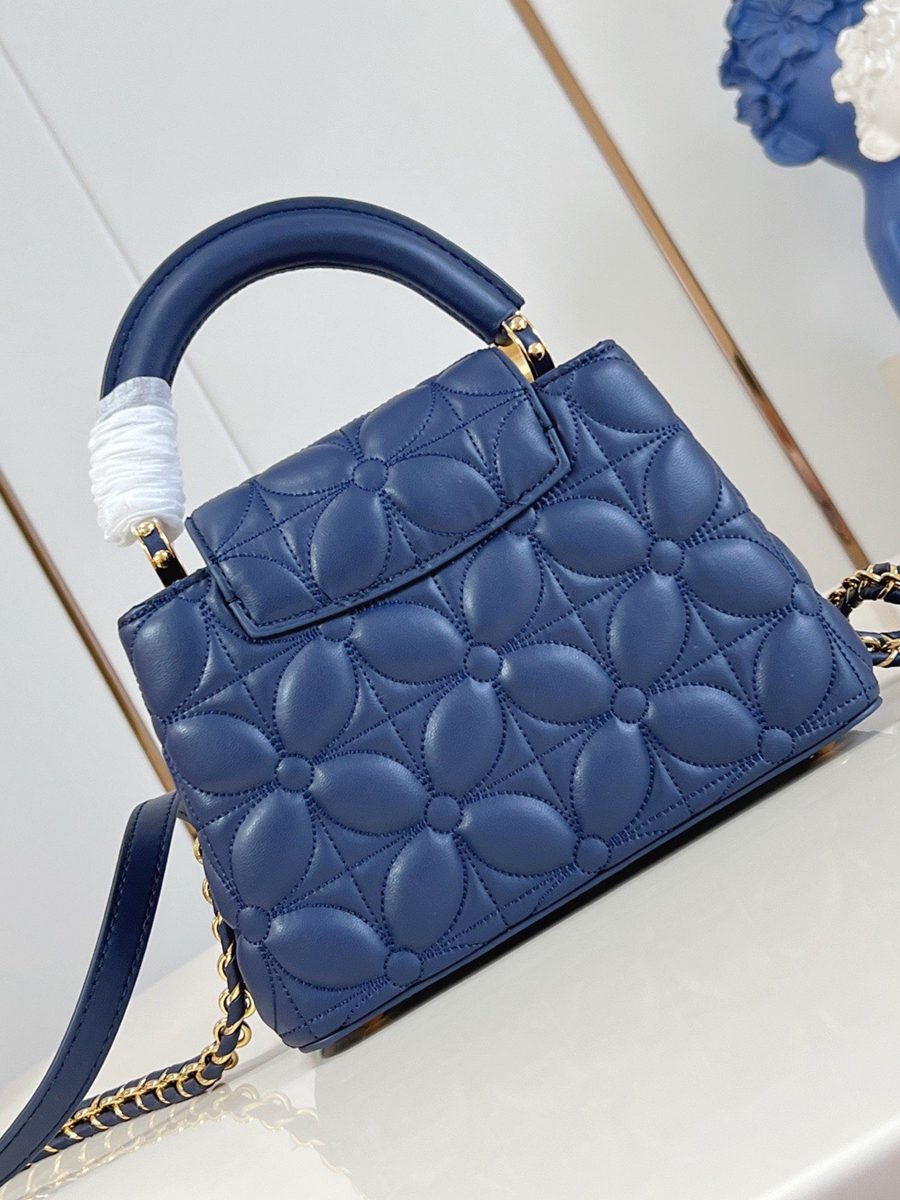 深度解析LV深藍色四葉草鏈條包 | 高仿精品與正品工藝對照分析 高仿圖 4 深度解析LV深藍色四葉草鏈條包 | 高仿精品與正品工藝對照分析 精品圖 4