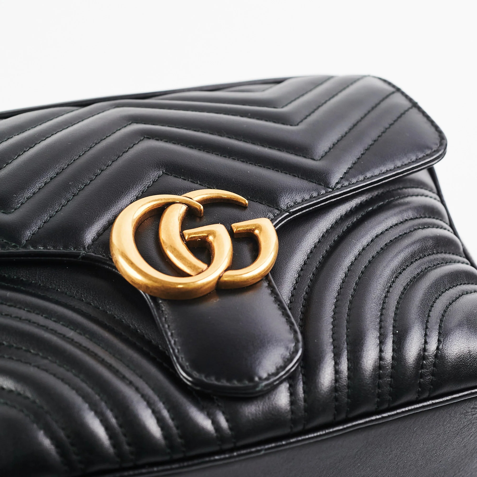 衣櫃裡那只原單Gucci GG Marmont與祖母的喀什米爾毛衣，金屬雙G隨年月漸生的溫潤感特別耐看 精品圖 32